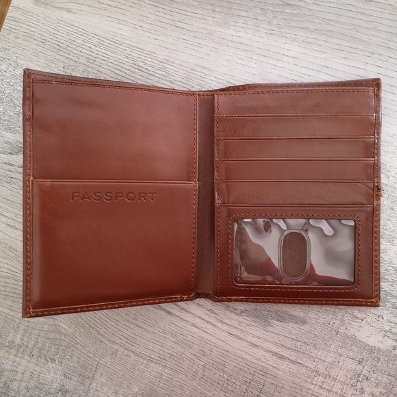 Fossil - Brown Leather Passport Holder EUC - Picture 2 of 5